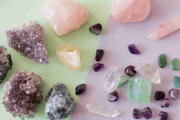 30 Pedras Preciosas: Significados e Benefícios (com fotos para você reconhecer)